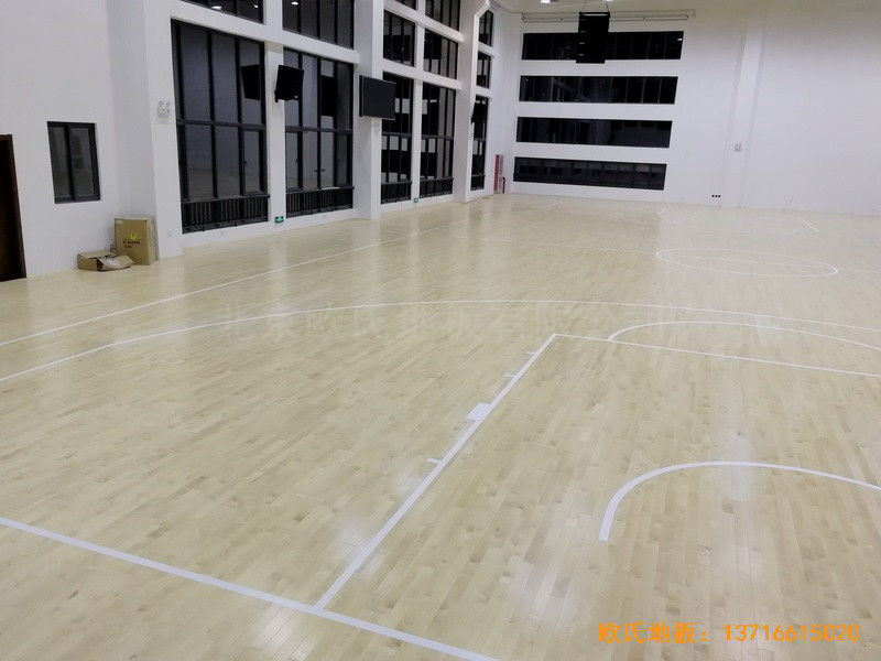 浙江舟山市舟山電廠籃球館體育木地板鋪設案例1