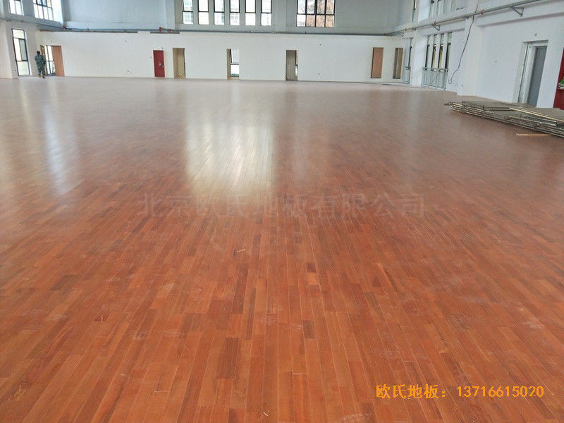 安徽上派學(xué)區(qū)中心學(xué)?；@球館運(yùn)動(dòng)木地板施工案例2