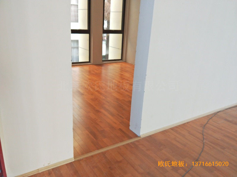 安徽上派學(xué)區(qū)中心學(xué)?；@球館運(yùn)動(dòng)木地板施工案例3