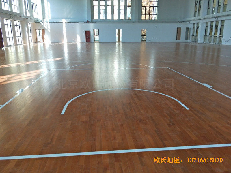 安徽上派學(xué)區(qū)中心學(xué)?；@球館運(yùn)動(dòng)木地板施工案例4