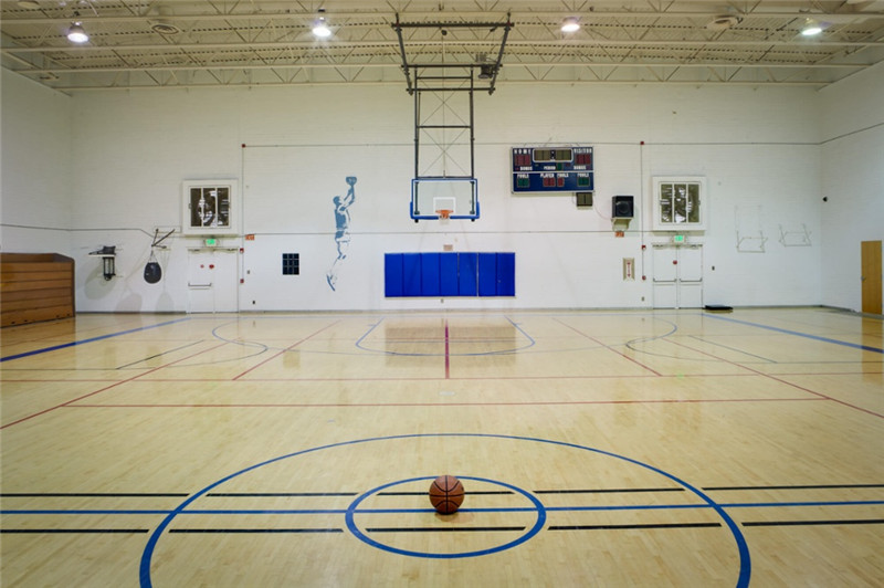 上海運(yùn)動木地板，轉(zhuǎn)了三圈還是選它