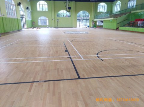 深圳普林斯頓小學(xué)籃球館運(yùn)動地板施工