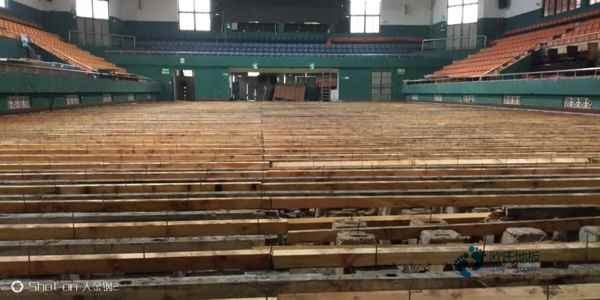 國標(biāo)運動場館木地板施工工藝1