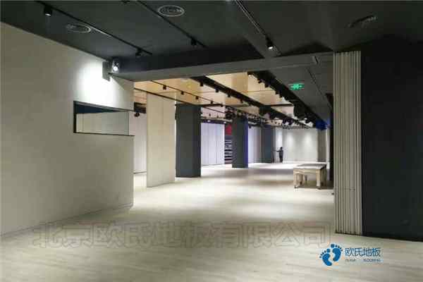 楓樺木運(yùn)動(dòng)籃球木地板大約多少錢