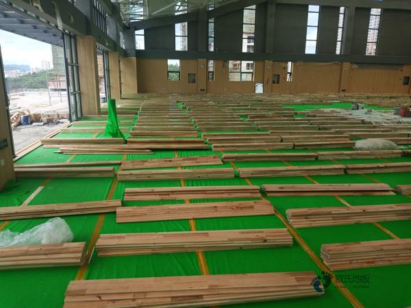 普通運(yùn)動籃球木地板報價單