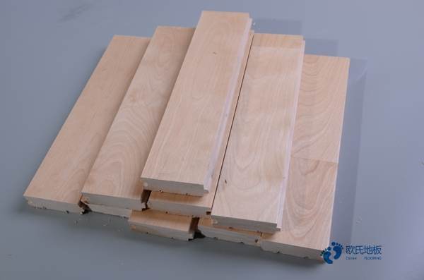 實(shí)木運(yùn)動(dòng)木地板安裝方法3